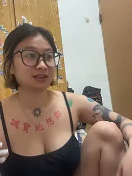 Snapshot of abella1116 chatting on 04/08/26, 04:18 abella1116 online show from 04/08/26, 04:18