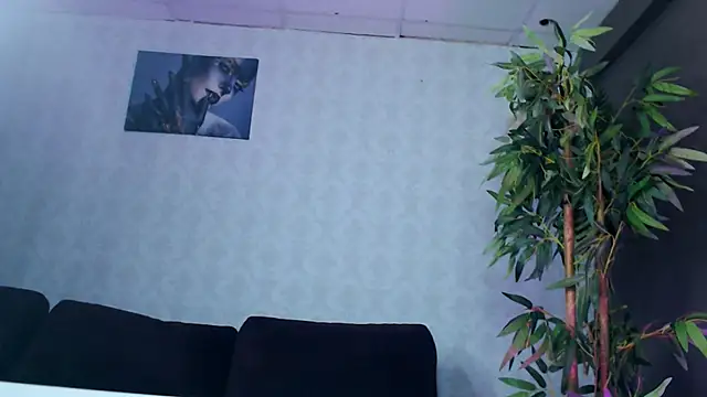 SilviaVanda online show from 12/14/25, 08:09