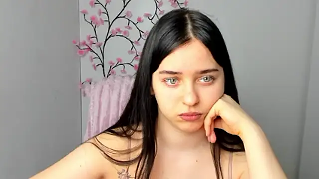 Snapshot of Lilu_May chatting on 04/13/26, 05:40 Lilu May online show from 04/13/26, 05:40