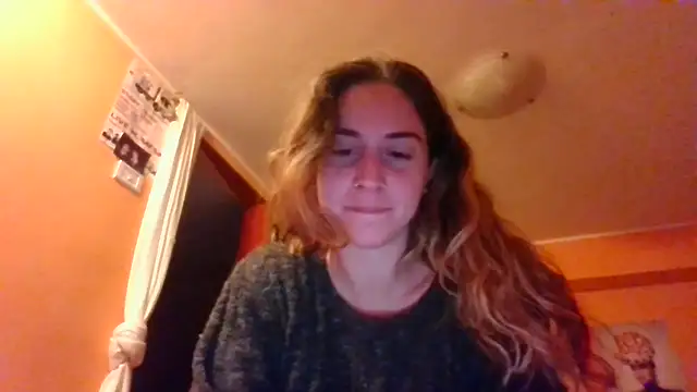 Snapshot of HornyJuliaXO chatting on 12/03/25, 02:08 HornyJuliaXO online show from 12/03/25, 02:08