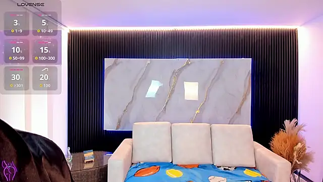 TiffanyHoustton online show from 02/26/26, 12:04