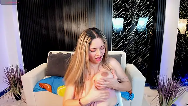 TiffanyHoustton online show from 02/27/26, 12:16