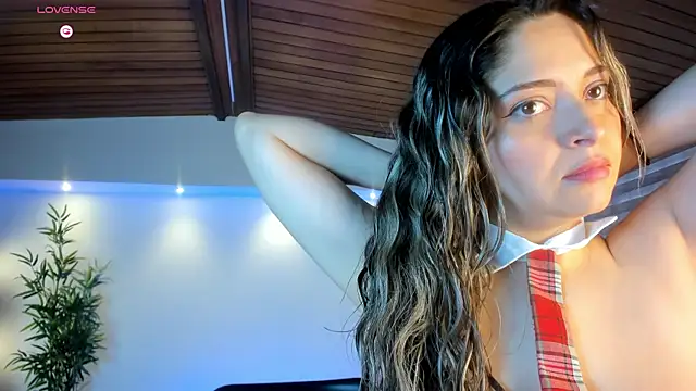 Snapshot of TiffanyHoustton chatting on 07/16/26, 11:49 TiffanyHoustton online show from 07/16/26, 11:49