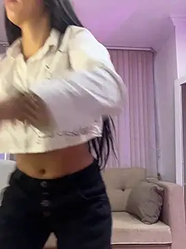 Snapshot of lya__brown chatting on 03/15/26, 02:12 lya brown online show from 03/15/26, 02:12