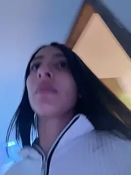 Snapshot of lya__brown chatting on 04/07/26, 11:10 lya brown online show from 04/07/26, 11:10