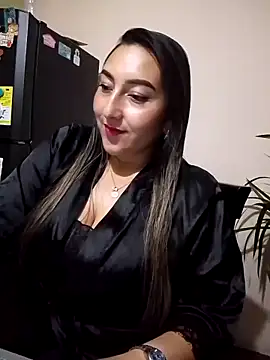 Valeria montana  online show from 12/15/25, 11:53