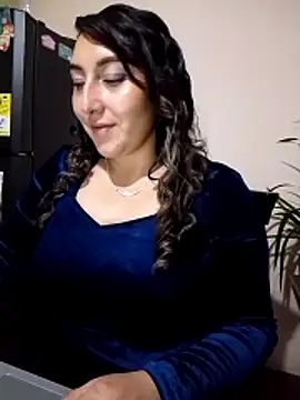 Valeria montana  online show from 12/18/25, 11:22