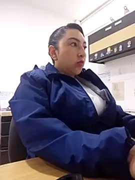 Valeria montana  online show from 03/31/26, 12:05