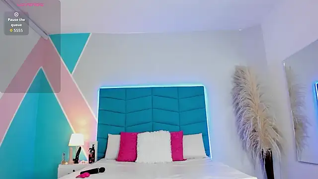  victoria collins  online show from 02/13/26, 07:54