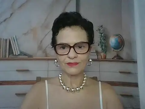 Snapshot of Luna-Hot0802 chatting on 02/13/26, 11:50 Luna-Hot0802 online show from 02/13/26, 11:50