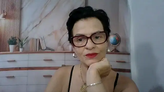 Snapshot of Luna-Hot0802 chatting on 02/17/26, 12:56 Luna-Hot0802 online show from 02/17/26, 12:56