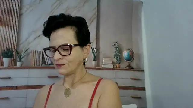Snapshot of Luna-Hot0802 chatting on 03/03/26, 01:06 Luna-Hot0802 online show from 03/03/26, 01:06