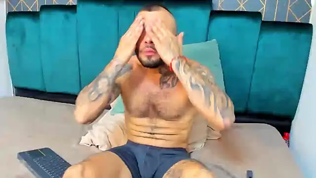 lucky smith1 online show from 12/16/25, 05:40