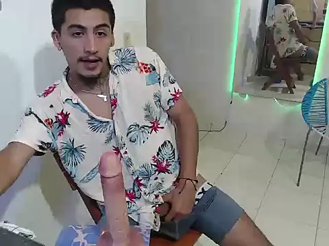 Snapshot of maxI_dick33 chatting on 04/03/26, 01:58 maxI dick33 online show from 04/03/26, 01:58