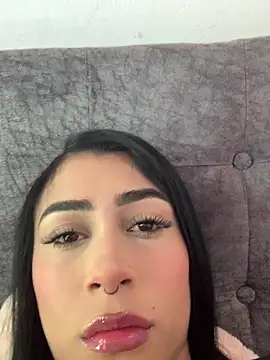 Snapshot of Mila_goez chatting on 12/20/25, 05:53 Mila goez online show from 12/20/25, 05:53