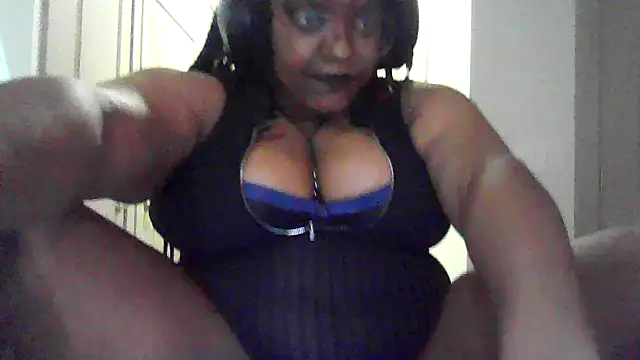 Snapshot of belladonnababe chatting on 12/02/25, 11:11 belladonnababe online show from 12/02/25, 11:11