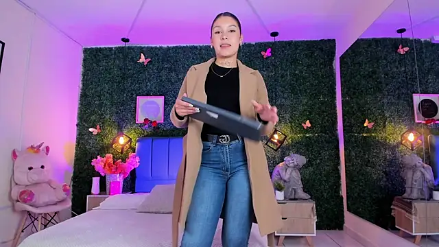 Snapshot of GabyyCute_ chatting on 01/11/26, 03:11 GabyyCute online show from 01/11/26, 03:11