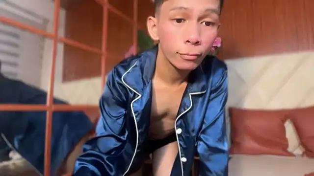 Snapshot of TheBoyAboveYou chatting on 02/21/26, 04:52 TheBoyAboveYou online show from 02/21/26, 04:52