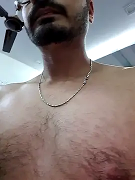 Snapshot of farooq2001 chatting on 12/02/25, 11:00 farooq2001 online show from 12/02/25, 11:00