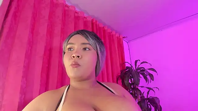 Snapshot of Sandoval_evelyn20 chatting on 03/31/26, 02:02 Sandoval evelyn20 online show from 03/31/26, 02:02