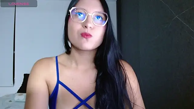 Snapshot of candy_rosemaryy chatting on 04/16/26, 01:39 candy rosemaryy online show from 04/16/26, 01:39