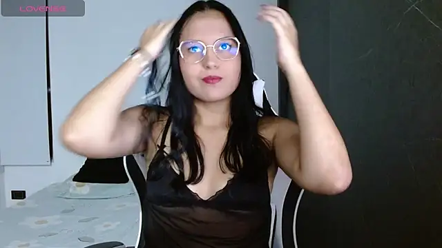 Snapshot of candy_rosemaryy chatting on 04/28/26, 11:32 candy rosemaryy online show from 04/28/26, 11:32