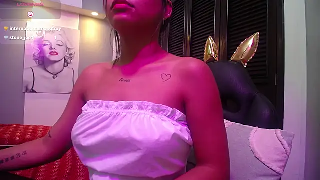 Snapshot of priya_raj_ chatting on 12/15/25, 08:02 priya raj online show from 12/15/25, 08:02