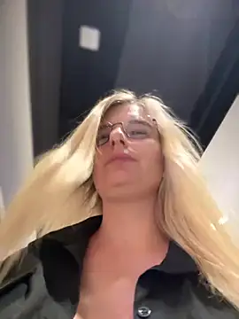 Betsy online show from 02/16/25, 02:54