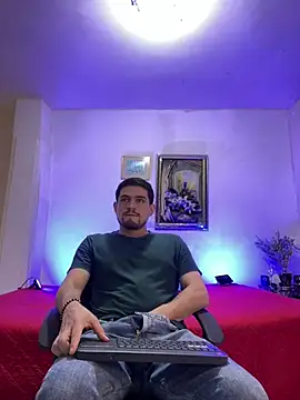 williamsmiiths16 online show from 03/11/26, 12:11