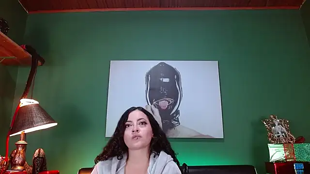 LunaTikka online show from 12/20/25, 01:23