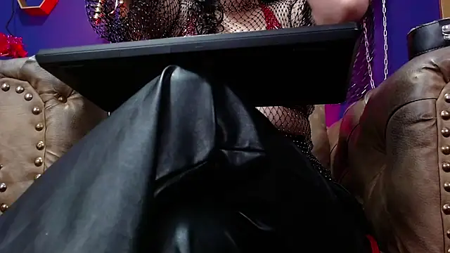 LunaTikka online show from 01/13/26, 01:22