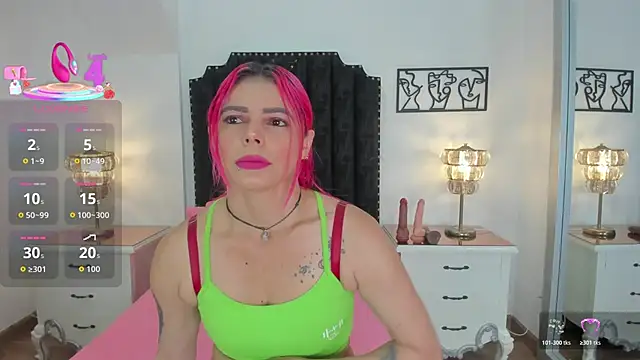 Snapshot of niki_santana7 chatting on 12/14/25, 03:12 niki santana7 online show from 12/14/25, 03:12