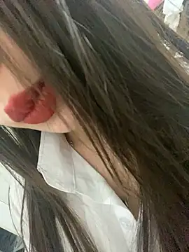 Snapshot of yaqing666 chatting on 02/08/26, 11:24 yaqing666 online show from 02/08/26, 11:24