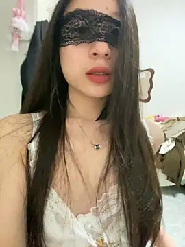 Snapshot of yaqing666 chatting on 02/25/26, 03:43 yaqing666 online show from 02/25/26, 03:43