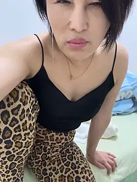 Snapshot of luckybaby666999 chatting on 04/16/26, 01:12 luckybaby666999 online show from 04/16/26, 01:12