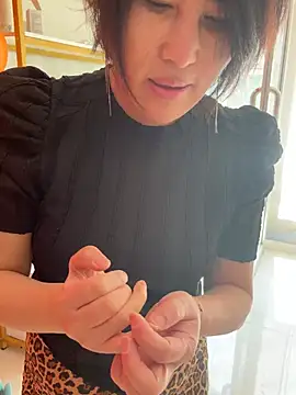 Snapshot of luckybaby666999 chatting on 04/21/26, 03:02 luckybaby666999 online show from 04/21/26, 03:02