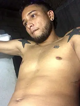 modeloxtz online show from 01/10/26, 06:04