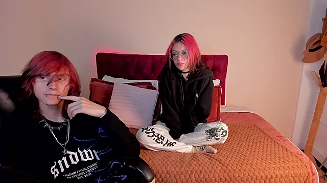 Snapshot of Eros_Nyx_ chatting on 03/24/26, 05:45 Eros Nyx online show from 03/24/26, 05:45