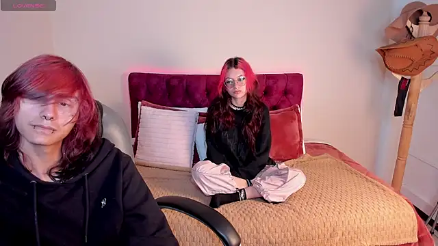 Snapshot of Eros_Nyx_ chatting on 04/07/26, 06:03 Eros Nyx online show from 04/07/26, 06:03