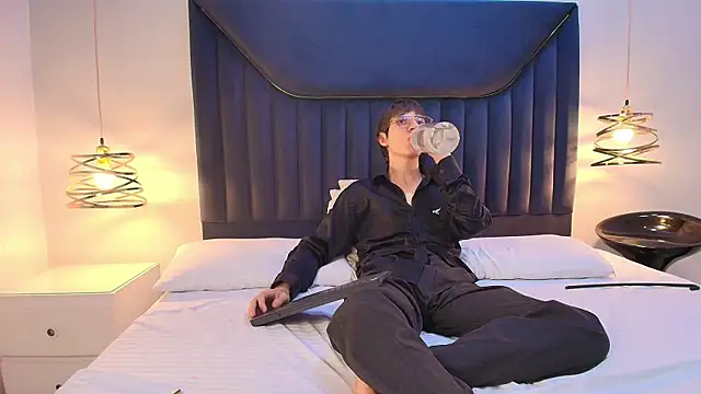 Snapshot of JeffBellfort chatting on 05/20/26, 08:04 JeffBellfort online show from 05/20/26, 08:04
