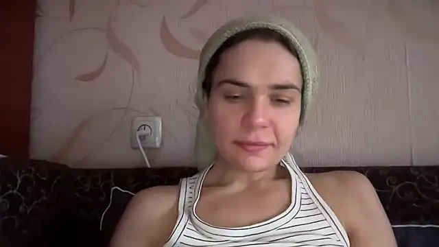 Snapshot of MALVINA0077 chatting on 12/19/25, 09:16 MALVINA0077 online show from 12/19/25, 09:16