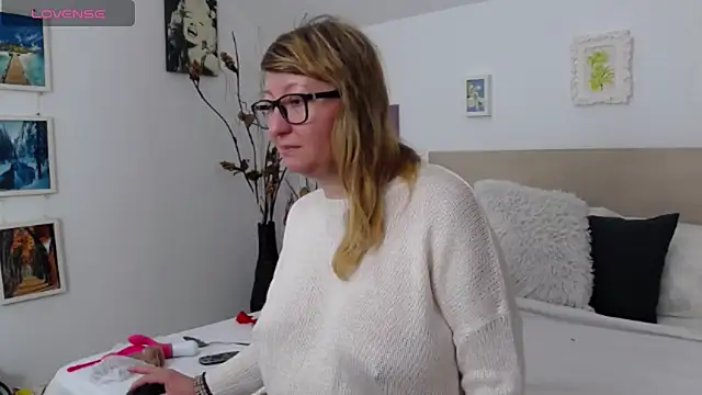 Snapshot of OlgaPavlova chatting on 01/10/26, 11:45 OlgaPavlova online show from 01/10/26, 11:45