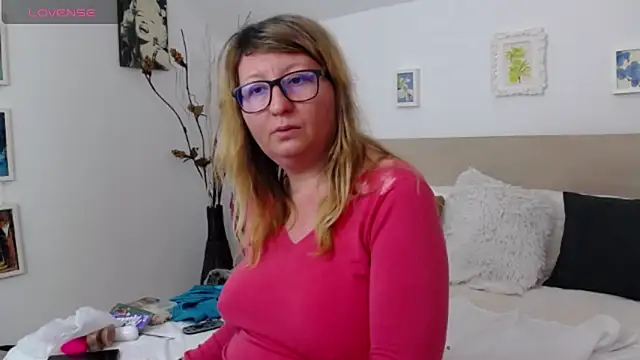 Snapshot of OlgaPavlova chatting on 02/25/26, 02:37 OlgaPavlova online show from 02/25/26, 02:37