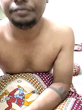 Snapshot of tiymee123 chatting on 12/15/25, 05:39 tiymee123 online show from 12/15/25, 05:39