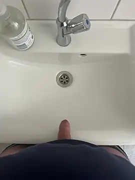 Snapshot of Dodo2223 chatting on 02/09/26, 01:37 Dodo2223 online show from 02/09/26, 01:37