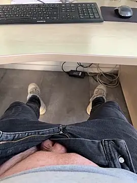 Snapshot of Dodo2223 chatting on 02/18/26, 04:25 Dodo2223 online show from 02/18/26, 04:25