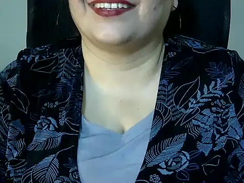 Snapshot of Soniya_Sha chatting on 03/03/26, 06:58 Soniya Sha online show from 03/03/26, 06:58