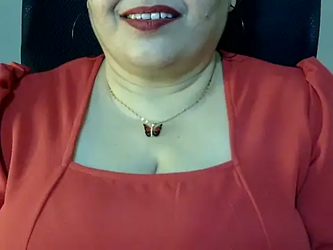 Snapshot of Soniya_Sha chatting on 03/07/26, 06:49 Soniya Sha online show from 03/07/26, 06:49