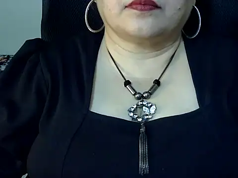 Snapshot of Soniya_Sha chatting on 03/11/26, 06:03 Soniya Sha online show from 03/11/26, 06:03