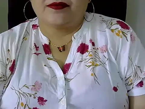 Snapshot of Soniya_Sha chatting on 04/01/26, 07:42 Soniya Sha online show from 04/01/26, 07:42
